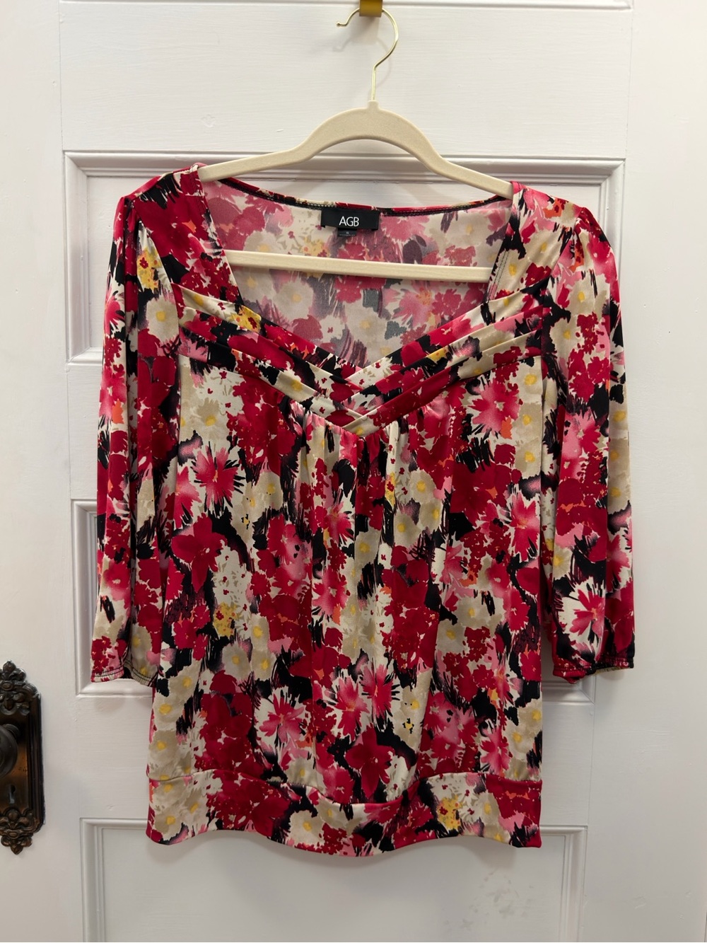 AGB Floral Blouse 3/4 Sleeve Pleated Criss-Cross Neck Banded Hem Top Red Pink M